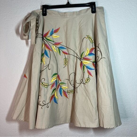 BCBGMaxAzria Tan Floral Button Tie Waist A-Line Skirt Womens Size Medium - Picture 7 of 8